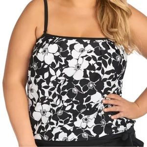 Island escape Lei day tankini top. Size 22. Excellent used condition.